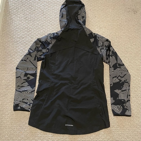 NIKE | Essential Flash Reflective Running Jacket | Size S | Black - Picture 3 of 7